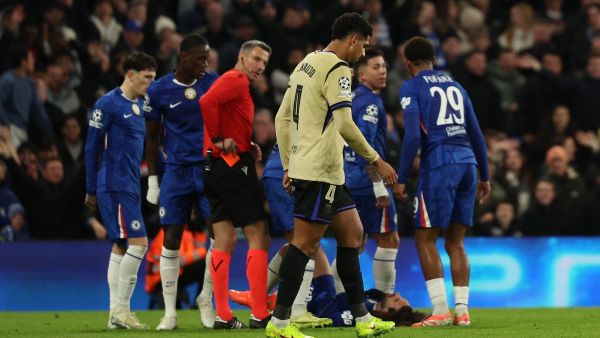 هل كان أولمو هو الحل الذي تجاهله فليك في تشكيلة برشلونة؟