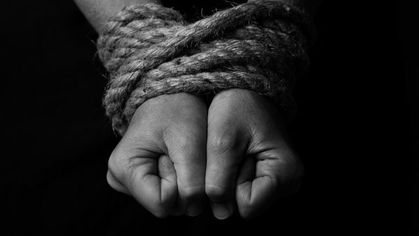 اختطاف 3 مصريين وفدية بـ5 ملايين دولار 