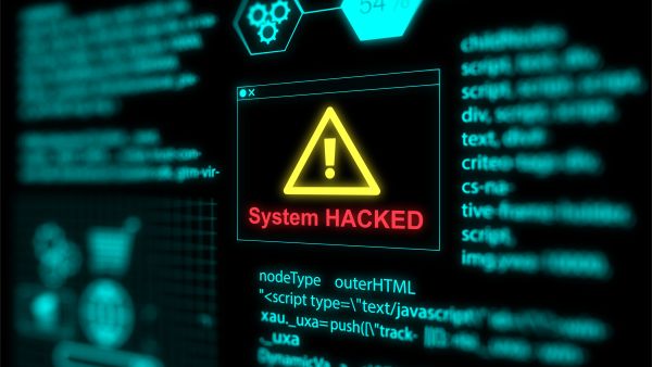 الشرطة تشتبه في موظف صيني سابق في "كوبانغ" لم يعد يعمل في الشركة وغادر البلاد