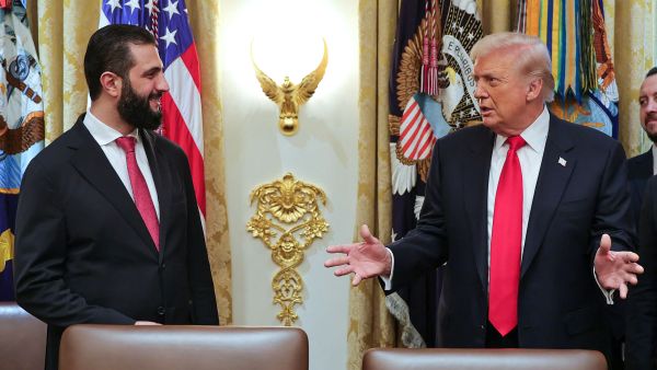 Trump praises Syrian transition, warns Israel against actions that could destabilize border