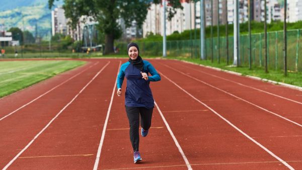 Iran arrests two Kish marathon organizers after videos show female runners without hijab