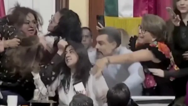 مشاهد صادمة تهز السياسة المكسيكية