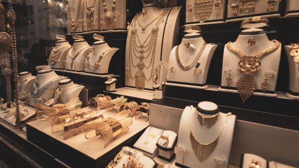  الذهب إلى مستوى قياسي