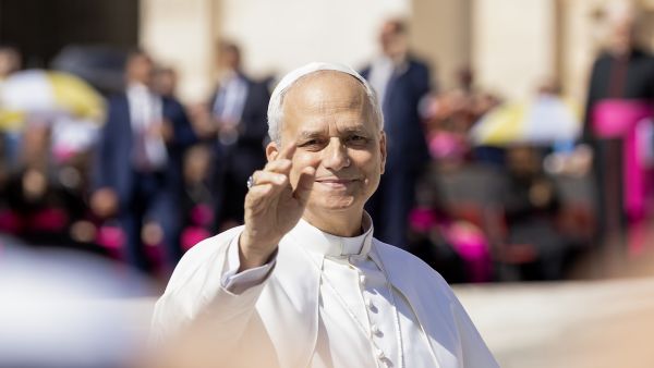 البابا يدعو إلى يوم عالمي من السلام في عيد الميلاد