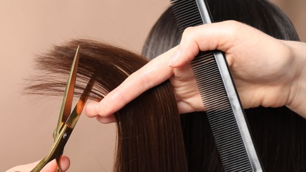 تواريخ قص الشعر بهدف التكثيف والتطويل لشهر يناير 2026