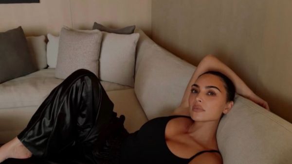 كيم كارداشيان تكشف عن تعاون حصري بين نايكي وSKIMS