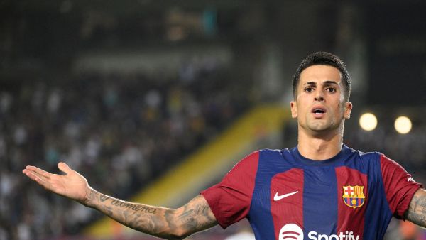 برشلونة يخطف كانسيلو من إنتر ميلان في صفقة إعارة