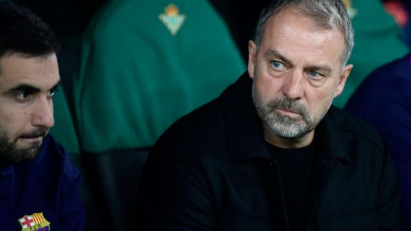 تفاصيل قرار فليك الذي أعاد كانسيلو إلى برشلونة