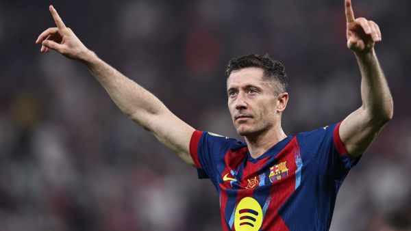 ليفاندوفسكي يطارد رقم ميسي التاريخي في دوري الأبطال