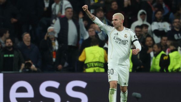 ماستانتونو يرد على منتقديه بعد ليلة الأبطال