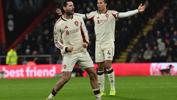 ليفربول يسقط بثلاثية أمام بورنموث وفان دايك غاضب من قرارات الحكم