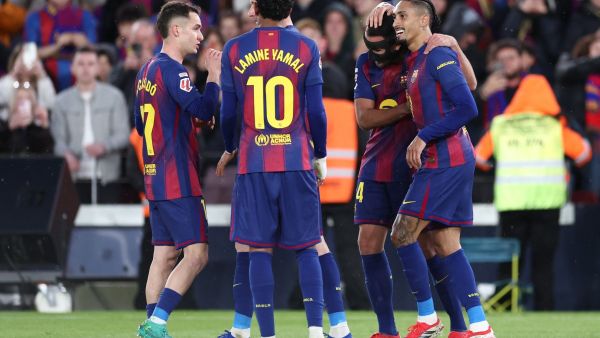 خطر البطاقات يطارد نجوم برشلونة في ليلة دوري الأبطال