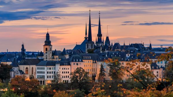 الاتحاد للطيران تصنع التاريخ كأول شركة طيران في الشرق الأوسط تُسيّر رحلات جوية إلى لوكسمبورغ