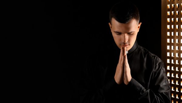 ستارة واعتراف… مقارنة مثيرة