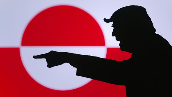 يبلغ عدد سكان غرينلاند نحو 57 ألف نسمة