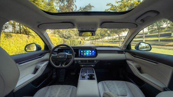 وصول فورد توروس الجديدة إلى الشرق الأوسط، لتقدّم أفضل التقنيات وتجربة قيادة هي الأفضل في فئتها لعملاء سيارات السيدان