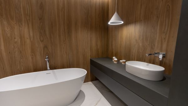 أفكار تصميم حمام أنيق مستوحاة من الفنادق