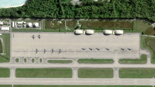 Trump warns UK to retain Diego Garcia control 