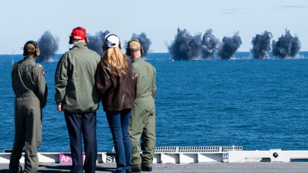 Iran threatens to blow up the US naval fleet