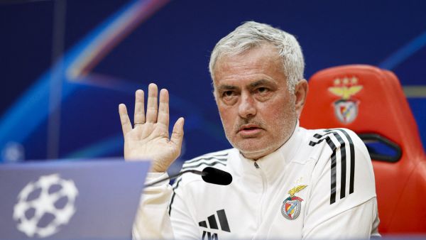 مورينيو يوجه تحذيرًا ناريًا لريال مدريد قبل صدام الأبطال