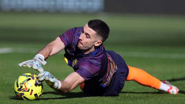 أرقام مذهلة تؤكد نجاح صفقة حارس برشلونة