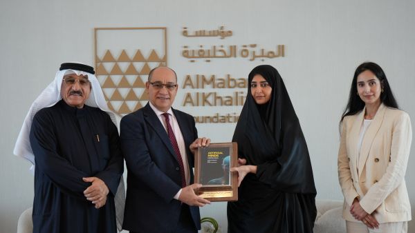 سمو الشيخة زين بنت خالد آل خليفة تستقبل البروفيسور عبدالله الحواج والأستاذ الدكتور منصور العالي وتطّلع على إبداعات منتسبي مؤسسة المبرّة الخليفية