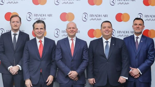 طيران الرياض وماستركارد تعلنان عن شراكة عالمية استراتيجية لإحداث نقلة نوعية في تجارب السفر عبر حلول رقمية متعددة