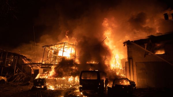 خاركيف، أوكرانيا – 3 نوفمبر 2023: القوات الروسية تستهدف خاركيف بضربة بطائرة مسيّرة.