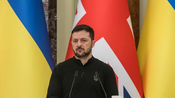 رئيس أوكرانيا فلوديمير زيلينسكي يحضر مؤتمرًا صحفيًا مشتركًا مع كير ستارمر، رئيس وزراء المملكة المتحدة، في كييف، أوكرانيا، في 16 يناير 2025.