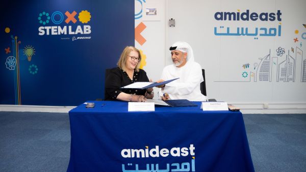 بوينج وأمديست تطلقان برنامجاً جديداً لإلهام مواهب الطيران المستقبلية في الشرق الأوسط وشمال أفريقيا‎