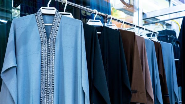 ألوان عبايات وجلابيات عصرية لإطلالة مميزة في عيد الفطر 2026