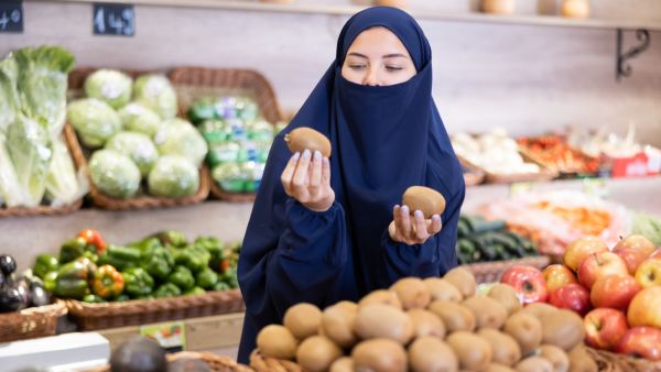 الكيوي وفوائده في تنظيم مستوى السكر في الدم خلال رمضان