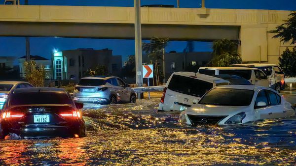 Flash floods hit Gulf countries, kill five in Oman