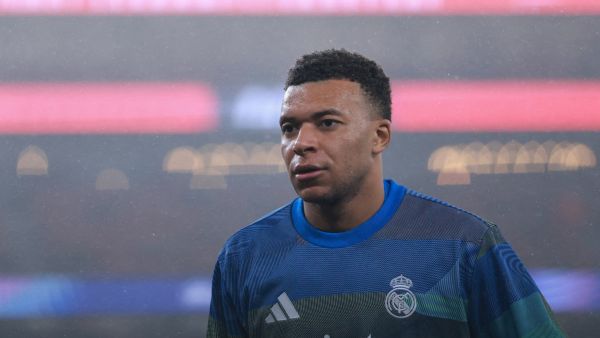 خلاف بين معسكر مبابي وريال مدريد حول الجدول الزمني للتعافي