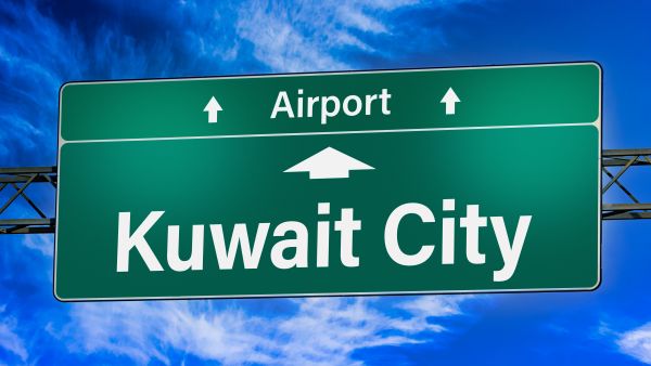 مسيرات تستهدف مطار الكويت الدولي دون وقوع إصابات