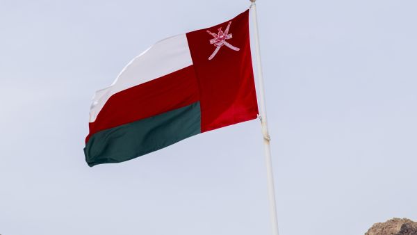 علم دولة سلطنة عُمان.