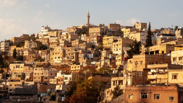 عادات وتقاليد مدينة السلط: تراثٌ حيّ عبر الزمن