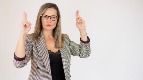 متلازمة المرأة المحظوظة… هل الحظ مجرد صدفة؟