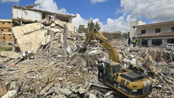 Israel threatens to strike Lebanese infrastructure 