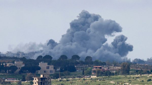 Netanyahu directs "Strong" attacks on Hezbollah targets in South Lebanon