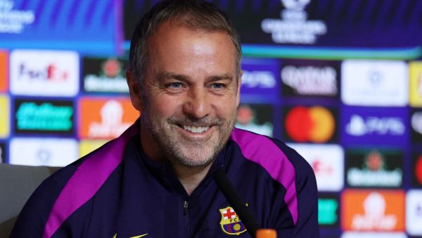 مدرب برشلونة يحسم موقفه: أريد إنهاء مسيرتي هنا