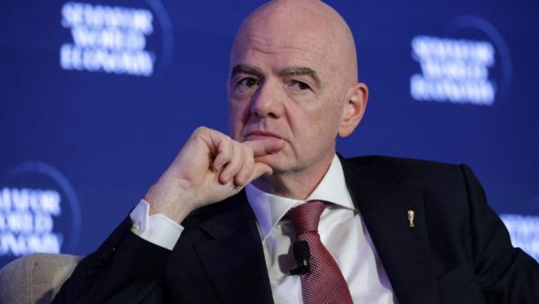 فيفا يضخ 650 مليون جنيه إسترليني إضافية لتفادي أزمة ديون المنتخبات