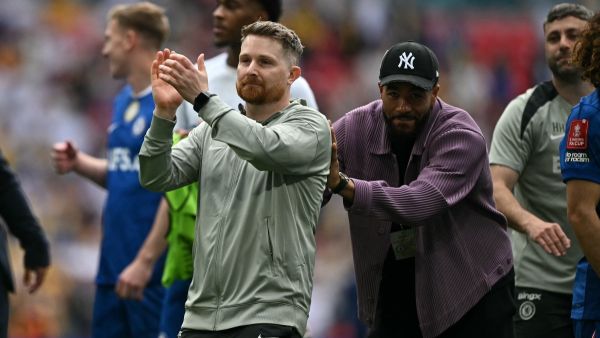 ستيفن جيرارد يشيد بتكتيك مدرب تشيلسي المؤقت