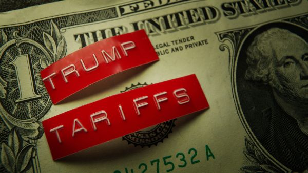 الصين تستعد لشحن أسلحة إلى إيران