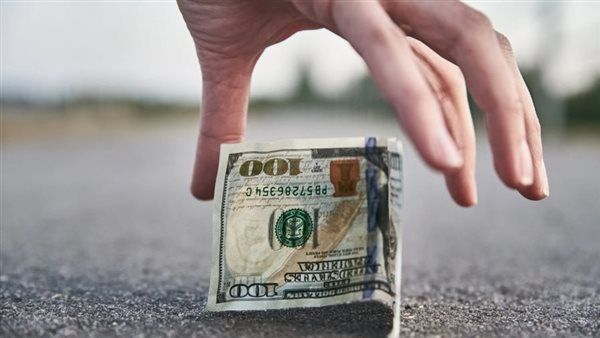 تفسير حلم جمع النقود الورقية من الأرض للمتزوجة