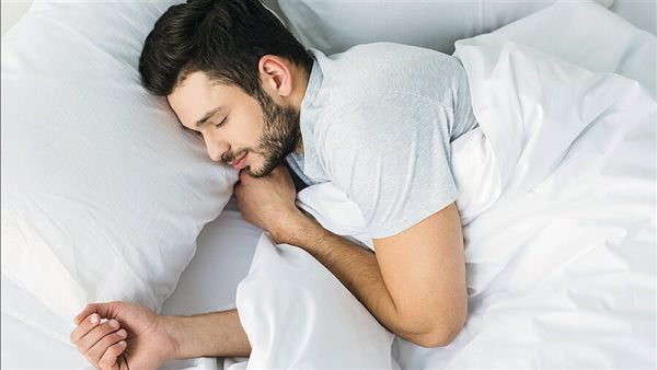 تفسير رؤية الميت في المنام وهو حي في المنام