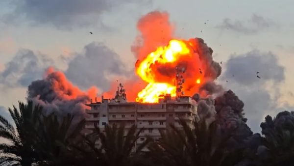 قصف على صور