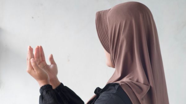 هل يجوز الجمع بين نية القضاء وصيام العشر من ذي الحجة؟