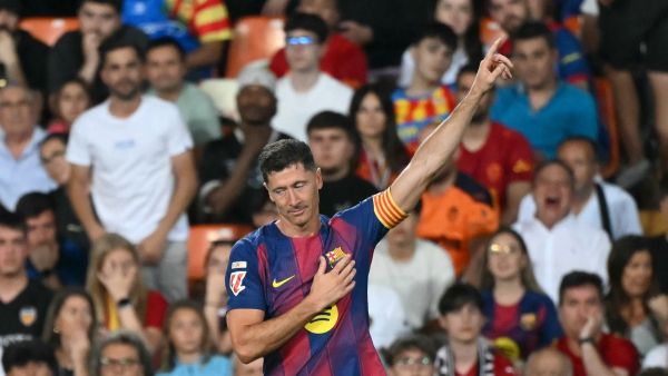 مانشستر يونايتد يترقب موقف ليفاندوفسكي