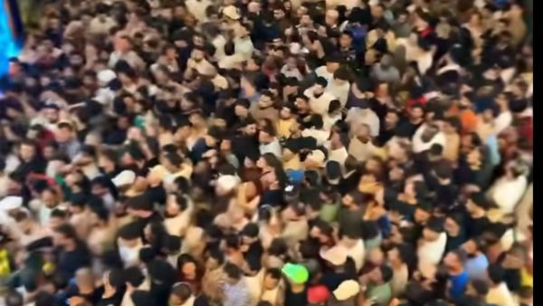 طوابير تمتد لأيام!